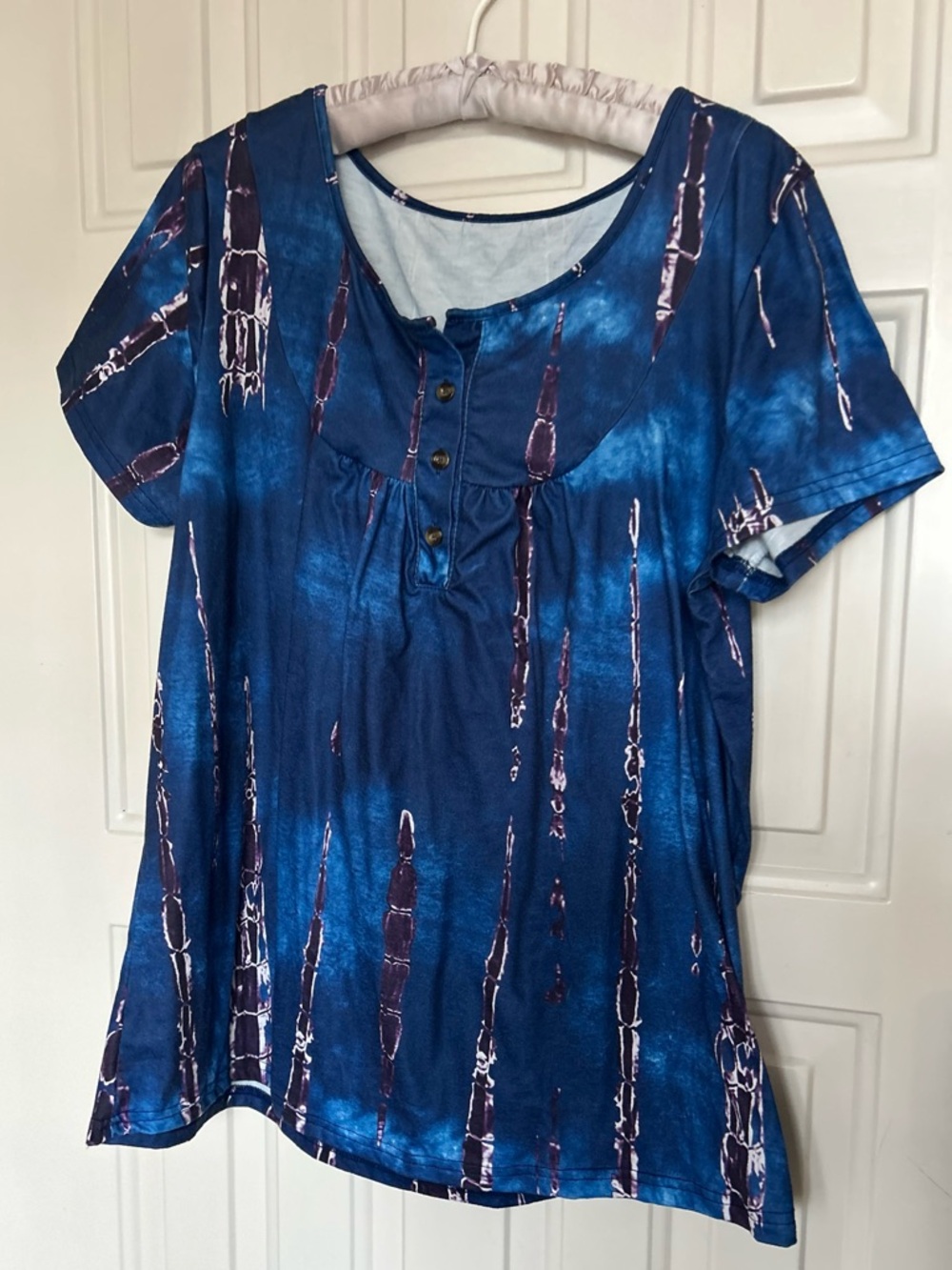Women's Blue and Purple Short-Sleeve Printed Top